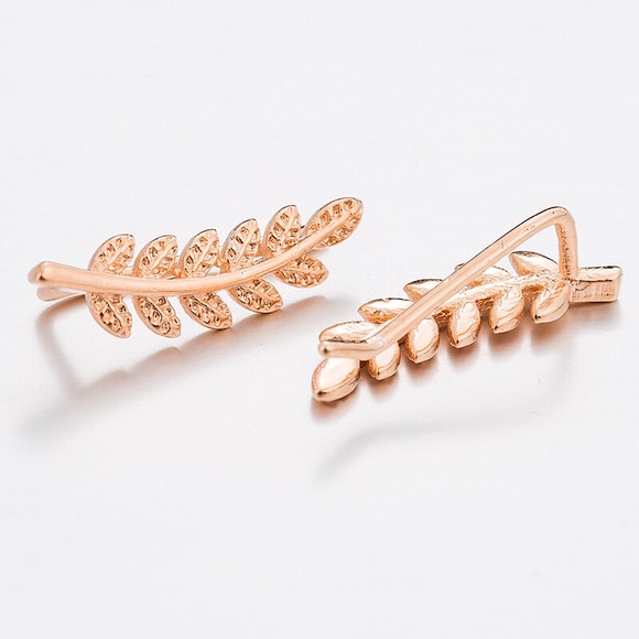 🔵𝟲𝟱%𝗢𝗙𝗙 𝗯𝘂𝗻𝗱𝗹𝗲𝘀 𝟯+🔵 NEW Rose Gold Leaf Climber Earrings - Picture 4 of 11